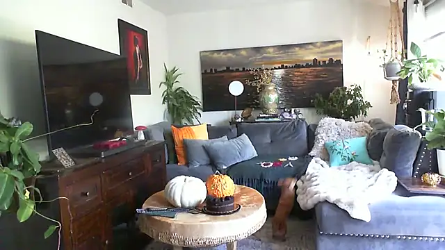 Snapshot of CeceilaMoon chatting on November 5, 2025, 4:51 pm CeceilaMoon online show from November 5, 2025, 4:51 pm