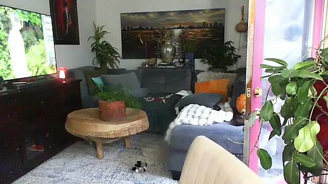 Snapshot of CeceilaMoon chatting on November 20, 2025, 11:04 pm CeceilaMoon online show from November 20, 2025, 11:04 pm