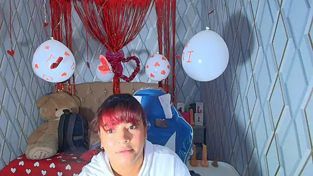 NicolleTaylor online show from February 12, 2026, 4:07 am