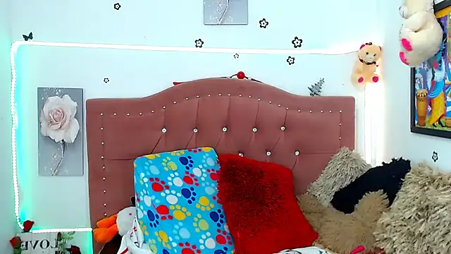 Snapshot of AngeDrty chatting on January 7, 2025, 4:48 pm AngeDrty online show from January 7, 2025, 4:48 pm