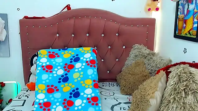 Snapshot of AngeDrty chatting on January 31, 2025, 6:36 pm AngeDrty online show from January 31, 2025, 6:36 pm