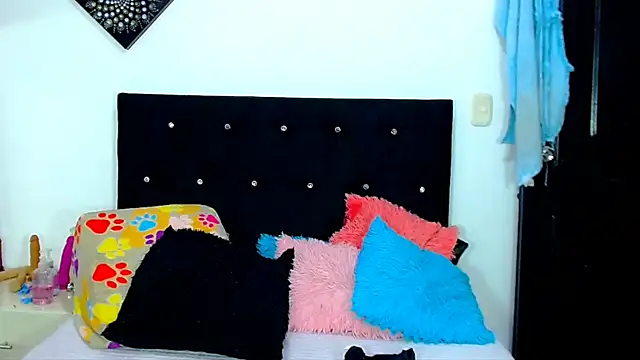 Snapshot of AngeDrty chatting on November 5, 2025, 11:16 pm AngeDrty online show from November 5, 2025, 11:16 pm