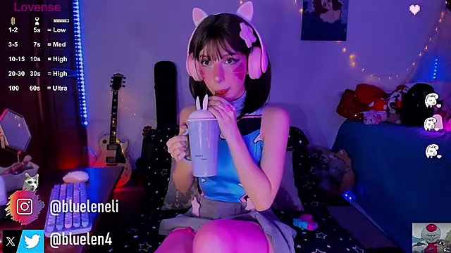 Snapshot of bluelen chatting on March 2, 2025, 8:27 am bluelen online show from March 2, 2025, 8:27 am