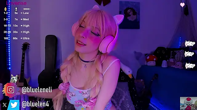 Snapshot of bluelen chatting on March 6, 2025, 2:51 pm bluelen online show from March 6, 2025, 2:51 pm