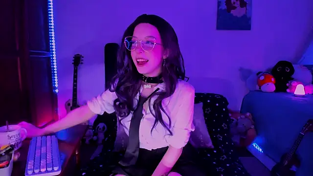 Snapshot of bluelen chatting on March 7, 2025, 8:34 am bluelen online show from March 7, 2025, 8:34 am