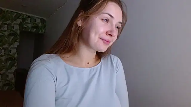 Snapshot of Olivia_shine chatting on December 4, 2024, 5:27 am Olivia shine online show from December 4, 2024, 5:27 am