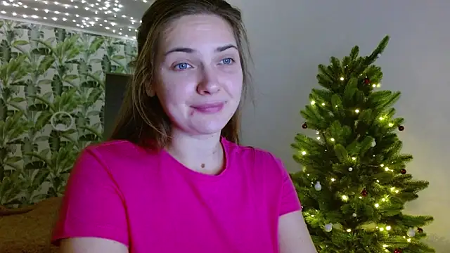 Snapshot of Olivia_shine chatting on December 21, 2024, 5:25 am Olivia shine online show from December 21, 2024, 5:25 am