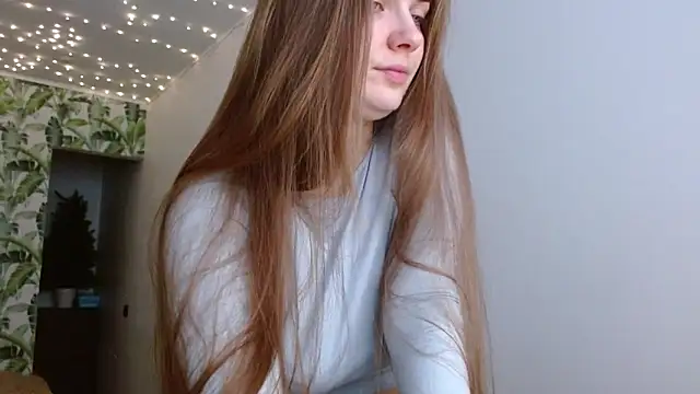 Snapshot of Olivia_shine chatting on January 4, 2025, 6:09 am Olivia shine online show from January 4, 2025, 6:09 am