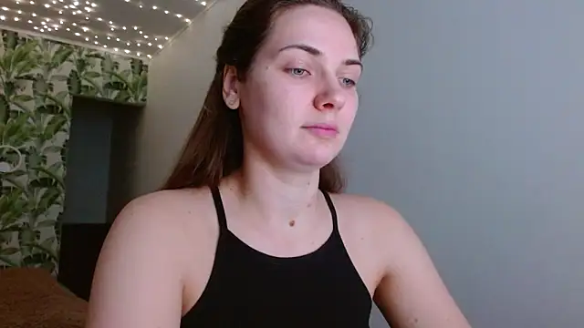 Snapshot of Olivia_shine chatting on January 9, 2025, 5:34 am Olivia shine online show from January 9, 2025, 5:34 am