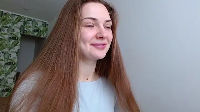 Snapshot of Olivia_shine chatting on February 16, 2025, 5:26 am Olivia shine online show from February 16, 2025, 5:26 am