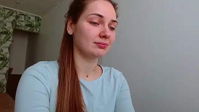 Snapshot of Olivia_shine chatting on February 18, 2025, 5:31 am Olivia shine online show from February 18, 2025, 5:31 am