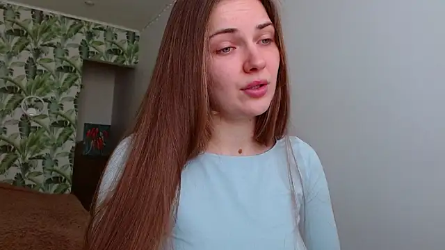 Snapshot of Olivia_shine chatting on February 22, 2025, 5:34 am Olivia shine online show from February 22, 2025, 5:34 am