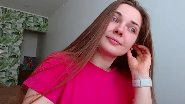 Snapshot of Olivia_shine chatting on February 25, 2025, 5:41 am Olivia shine online show from February 25, 2025, 5:41 am