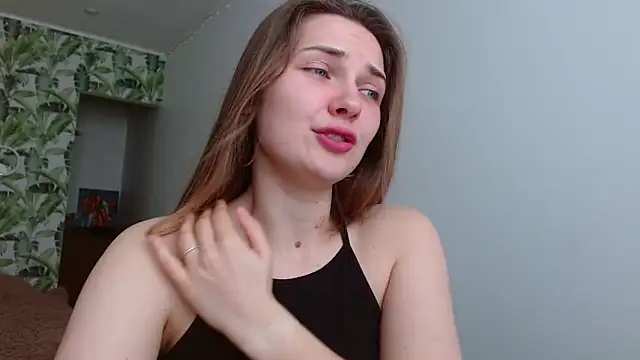 Snapshot of Olivia_shine chatting on March 14, 2025, 5:27 am Olivia shine online show from March 14, 2025, 5:27 am