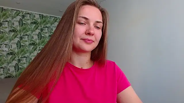 Snapshot of Olivia_shine chatting on September 9, 2025, 4:23 am Olivia shine online show from September 9, 2025, 4:23 am