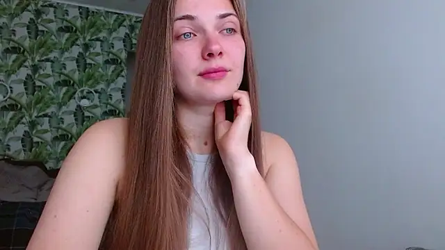 Snapshot of Olivia_shine chatting on September 18, 2025, 4:25 am Olivia shine online show from September 18, 2025, 4:25 am