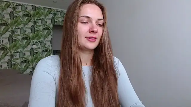 Snapshot of Olivia_shine chatting on October 4, 2025, 4:32 am Olivia shine online show from October 4, 2025, 4:32 am