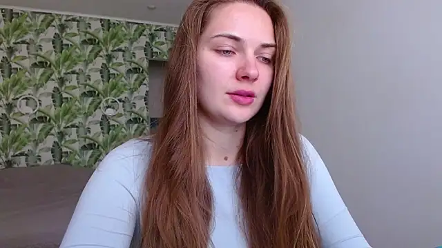 Snapshot of Olivia_shine chatting on October 7, 2025, 4:20 am Olivia shine online show from October 7, 2025, 4:20 am