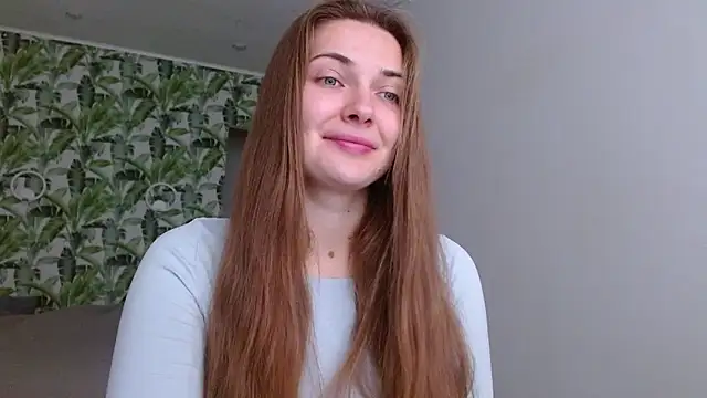 Snapshot of Olivia_shine chatting on October 17, 2025, 4:26 am Olivia shine online show from October 17, 2025, 4:26 am