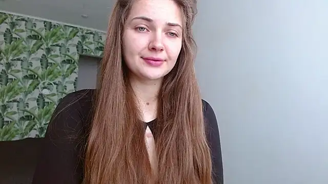 Snapshot of Olivia_shine chatting on November 1, 2025, 5:20 am Olivia shine online show from November 1, 2025, 5:20 am