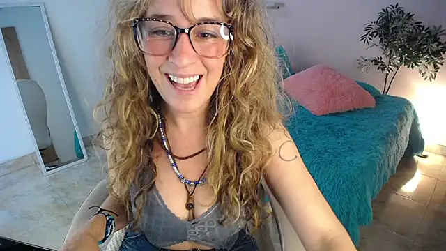 Snapshot of Paula_Paz chatting on October 15, 2025, 3:12 pm Paula Paz online show from October 15, 2025, 3:12 pm