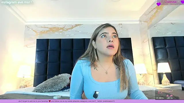 EVELIN MASON online show from March 18, 2026, 8:12 pm