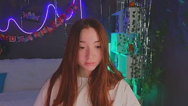 Snapshot of YasmineWest chatting on October 21, 2025, 1:39 am YasmineWest online show from October 21, 2025, 1:39 am