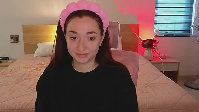 YasmineWest online show from April 20, 2026, 7:00 am