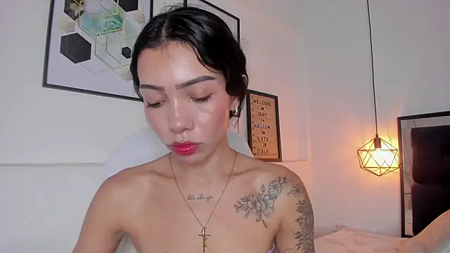 amysc online show from October 10, 2025, 1:43 pm