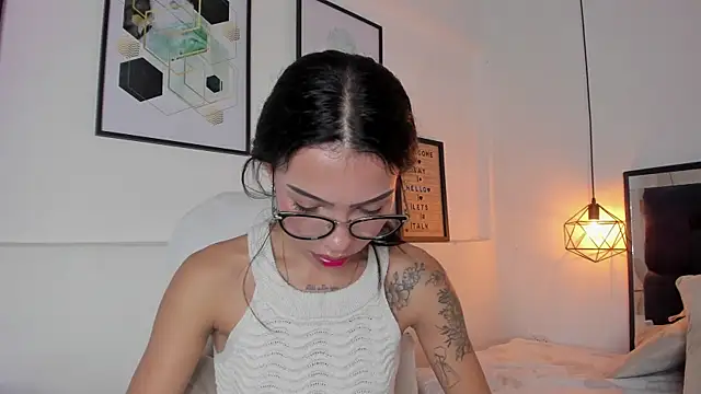 amysc online show from October 27, 2025, 1:37 pm