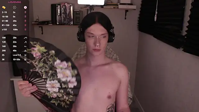 carthylovvve online show from January 22, 2025, 7:24 pm