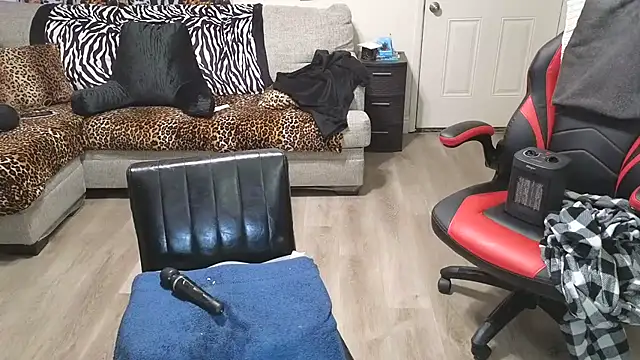 fatfabulous1981 online show from January 15, 2025, 9:56 am