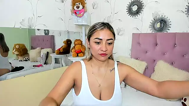 Snapshot of milf_bigass_ chatting on January 27, 2025, 1:30 pm milf bigass online show from January 27, 2025, 1:30 pm