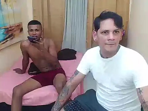 Snapshot of two_monstercock chatting on November 5, 2025, 7:25 pm two monstercock online show from November 5, 2025, 7:25 pm