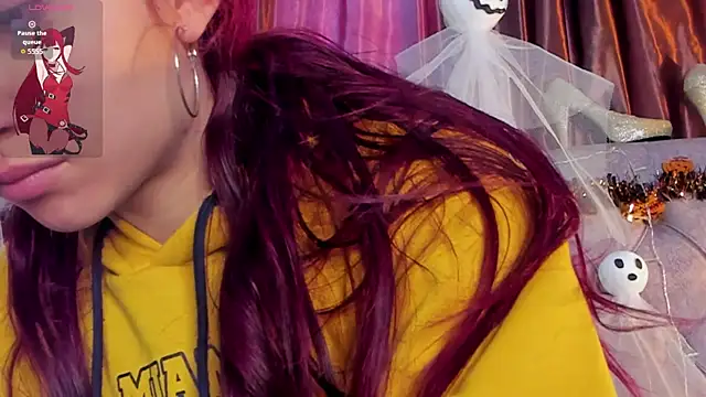  Scarlett 01 online show from October 19, 2025, 1:34 pm