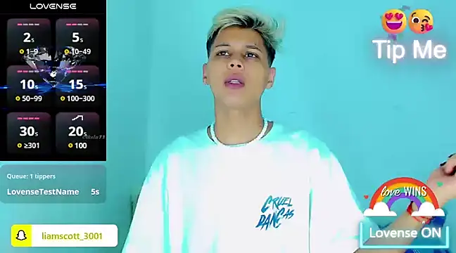 Liamscott  online show from December 7, 2024, 10:01 am