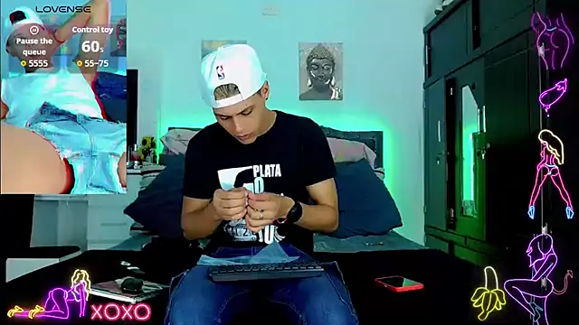 Liamscott  online show from September 26, 2025, 9:30 pm