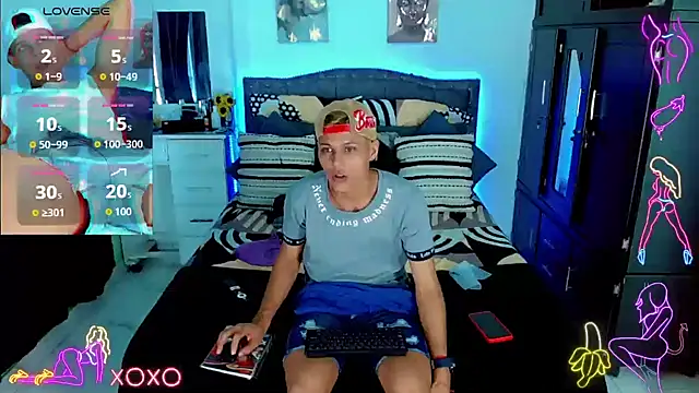 Liamscott  online show from October 5, 2025, 9:02 pm