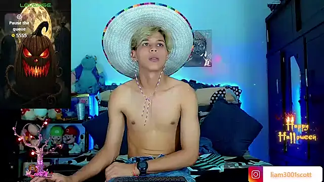 Liamscott  online show from October 31, 2025, 8:10 pm