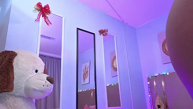 sarah cruzz  online show from January 10, 2026, 11:31 pm