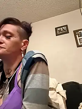 renegade vyxxen online show from February 3, 2026, 2:53 am