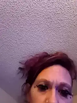 renegade vyxxen online show from February 3, 2026, 8:25 pm