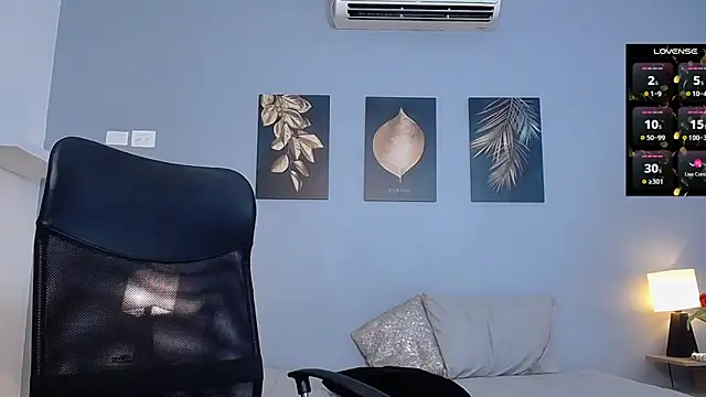 JasmineCampbell  online show from March 12, 2025, 5:07 pm