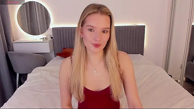 CassieRayss online show from November 7, 2025, 7:08 am