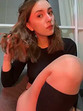 hotAssHell  online show from March 7, 2025, 5:49 pm