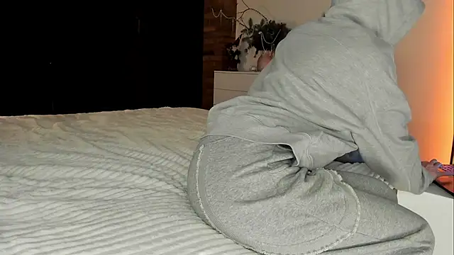 Rachel Rey online show from December 22, 2025, 6:27 pm