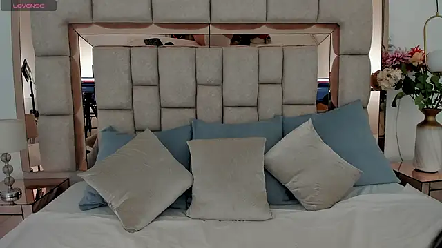 emma castilloo online show from November 2, 2025, 10:01 pm