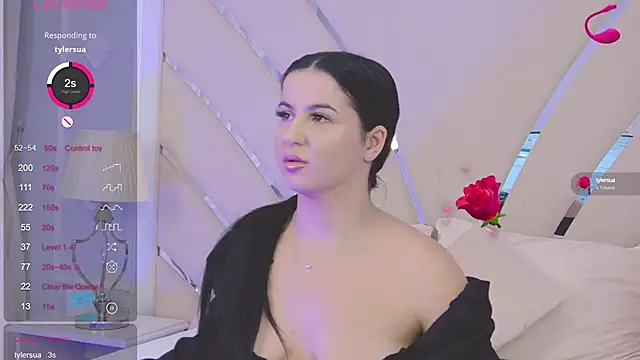 Snapshot of Amalthea_ chatting on December 8, 2024, 5:33 pm Amalthea online show from December 8, 2024, 5:33 pm