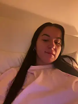 Snapshot of Amalthea_ chatting on August 4, 2026, 5:59 pm Amalthea online show from August 4, 2026, 5:59 pm