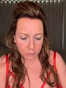 xsexycurvymilf online show from February 18, 2026, 3:19 pm